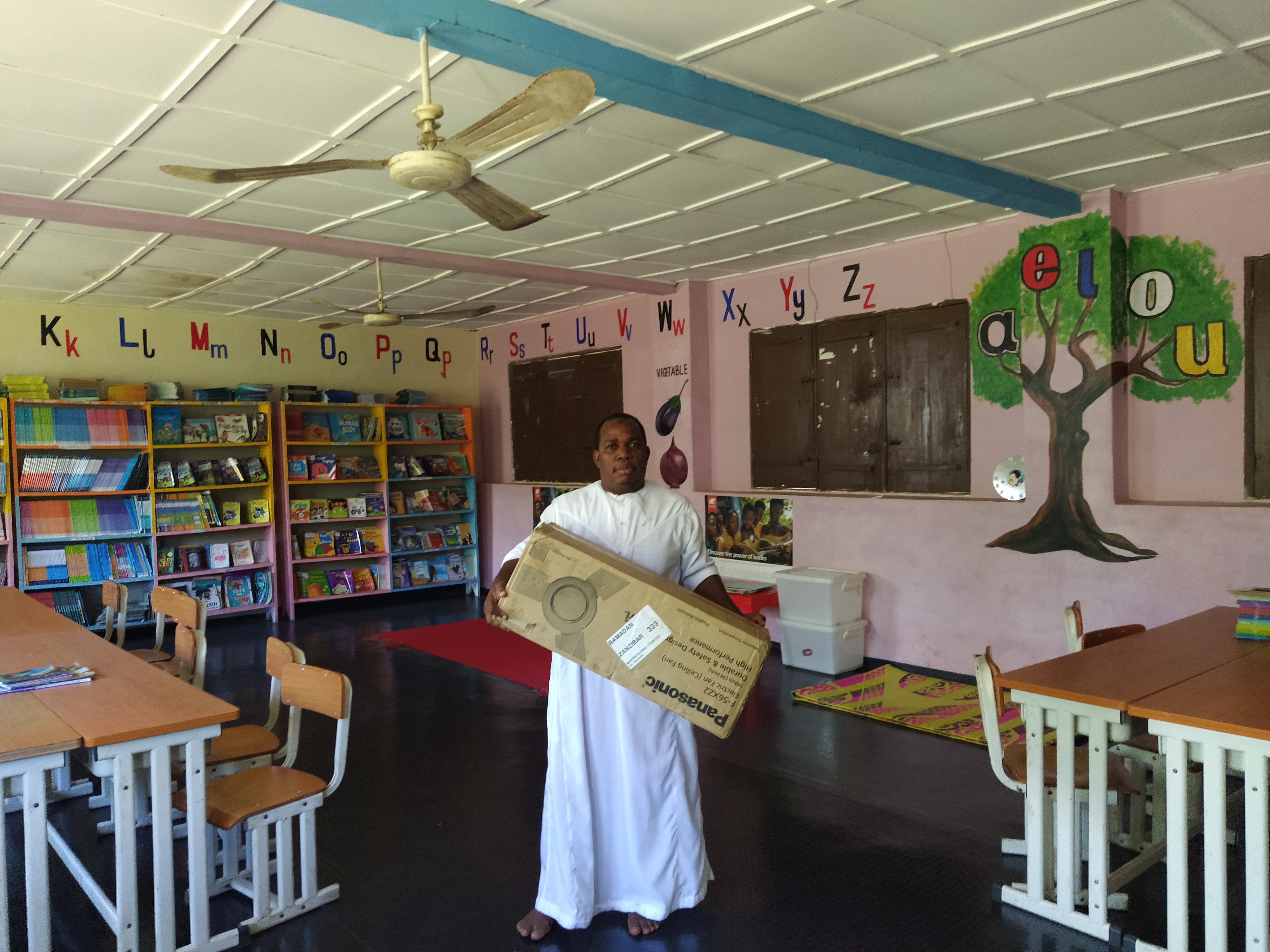2024: Inrichting bibliotheek in KITOGANI PRIMARY SCHOOL.